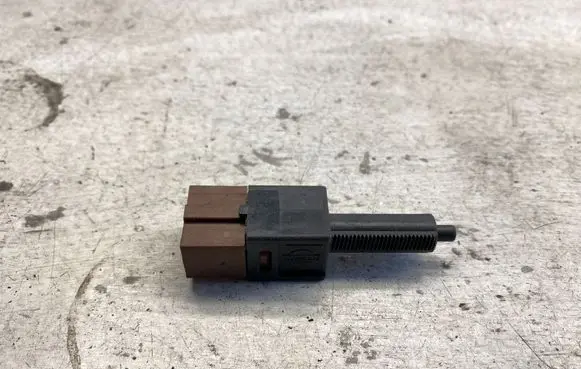 Nissan X-Trail T31 Brake pedal sensor switch