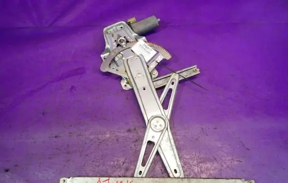 Toyota Yaris Verso Front door window regulator with motor 0130822018