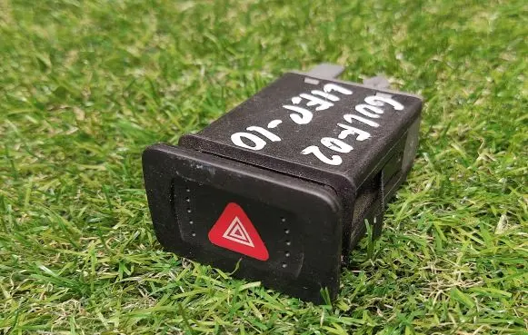 Volkswagen Golf IV Hazard light switch 1J0953235J