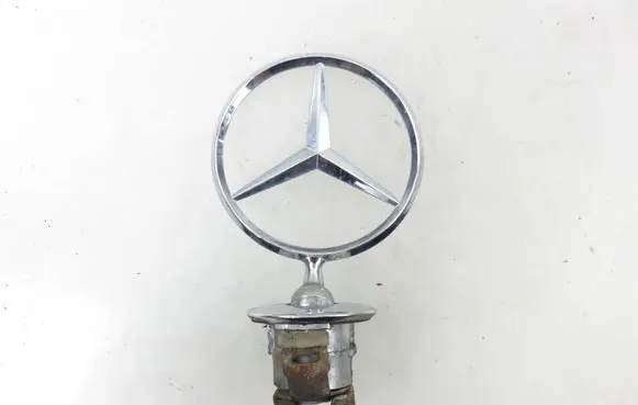 Mercedes-Benz S W221 Manufacturer badge logo/emblem 
