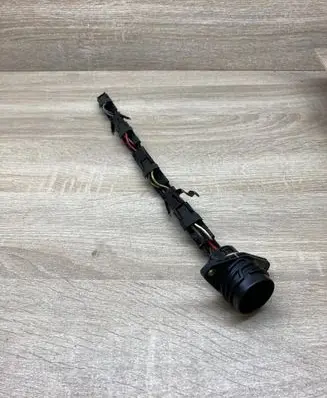 Volkswagen Golf V Fuel injector wires 038971803