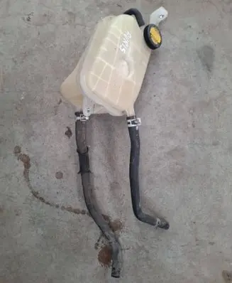 Toyota Auris E180 Windshield washer fluid reservoir/tank 