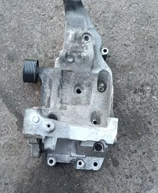 BMW 5 E60 E61 Generator/alternator bracket 780263902 7802639