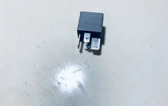 Audi A4 S4 B6 8E 8H Other relay 8d0951253