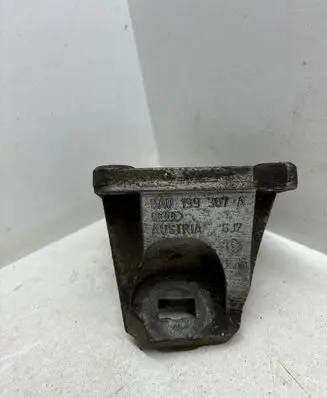 Audi A6 S6 C4 4A Engine mounting bracket 8A0199307A