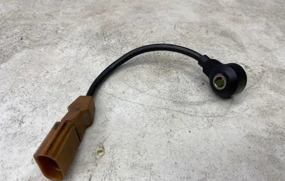 Detonation knock sensor