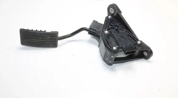 Honda CR-V Accelerator throttle pedal JM14B
