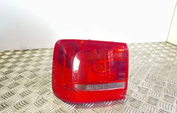 Volkswagen Touran II Rear/tail lights 176405