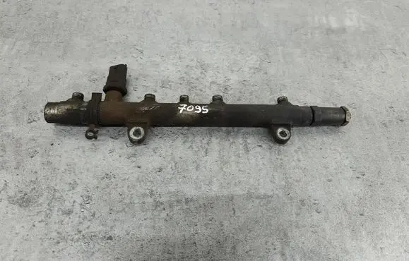 Renault Espace IV Fuel main line pipe