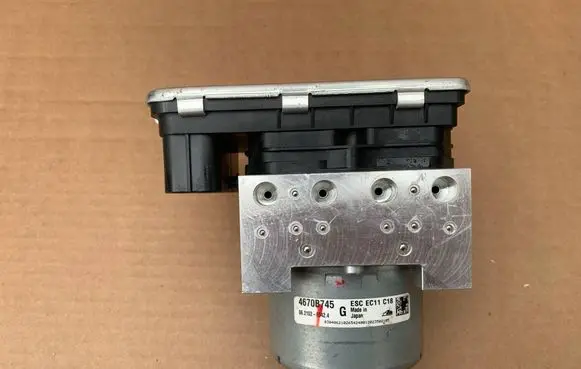 Mitsubishi Outlander ABS Pump 4670B745