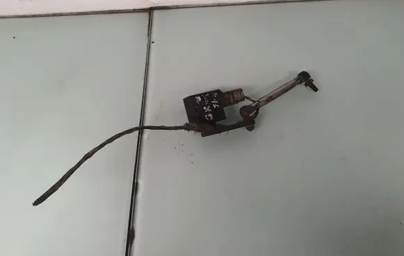 BMW 3 E46 Headlight/headlamp level sensor 1093697 37141093697