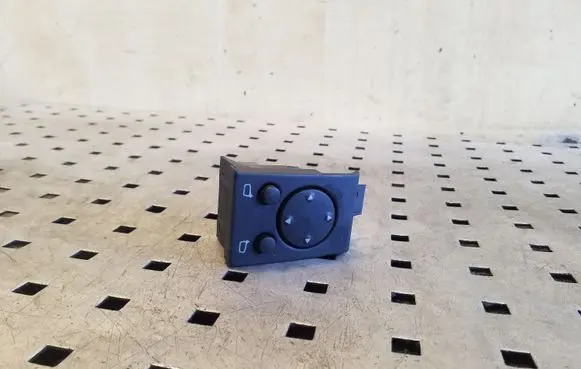 Audi A6 S6 C4 4A Wing mirror switch 4A0959565