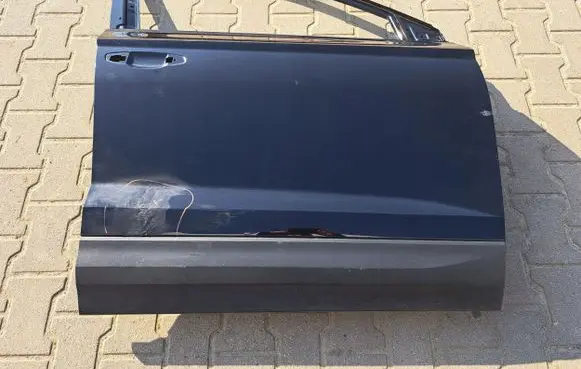 Skoda Karoq Front door