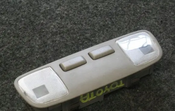 Lexus IS 200-300 Rear seat light