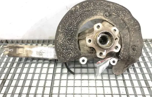 BMW X5 G05 Front wheel hub spindle knuckle 6876656