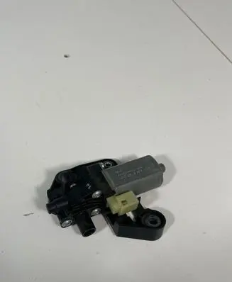 BMW 7 F01 F02 F03 F04 Curtain motor 9168840