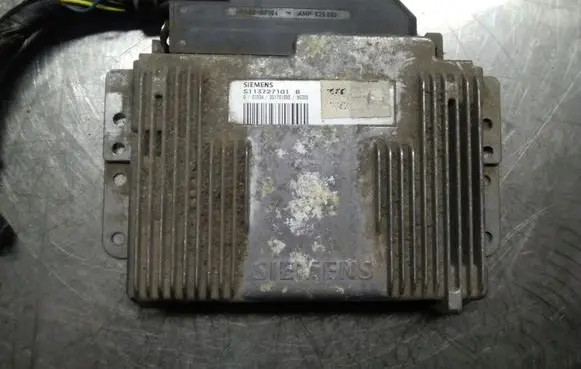 Volvo S40, V40 Engine control unit/module S113727101B