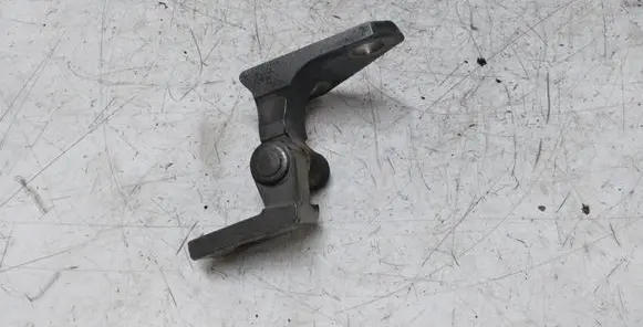 Volkswagen PASSAT B6 Front door upper hinge 3C0831402C