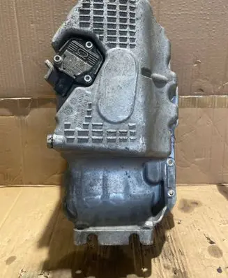 Volkswagen Golf VI Oil sump 03C103603T