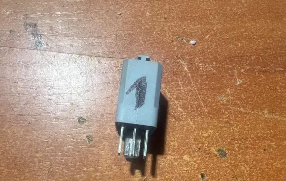 Opel Zafira B Other relay 13100504 12V1020A 67720
