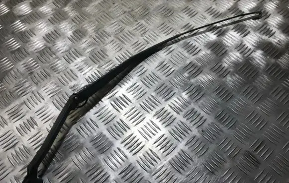 Mazda 6 Front wiper blade arm j6610