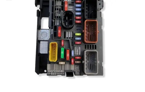 Peugeot 3008 I Fuse module 9807028580 BSMR02