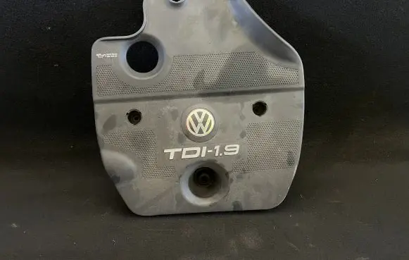 Volkswagen Golf IV Engine cover (trim) 038103925E