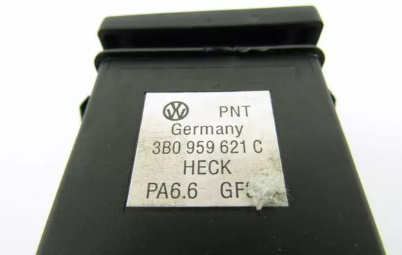 Volkswagen PASSAT B5 Windscreen/window heater switch 3B0959621C