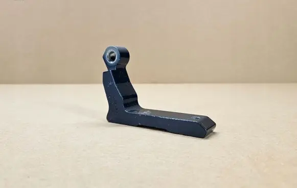 Volvo XC40 Rear door lower hinge