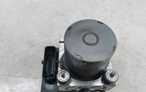 Audi A4 S4 B7 8E 8H ABS Pump 