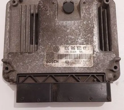 Volkswagen Jetta V Engine control unit/module 03G906021KH 1039S16960 0281013226