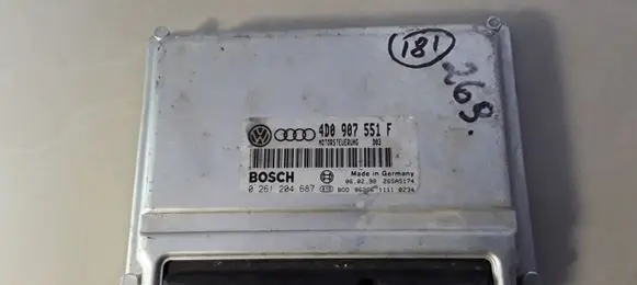 Audi A6 S6 C5 4B Engine control unit/module 0261204687 4D0907551F