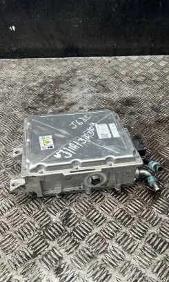 Voltage converter inverter