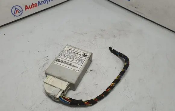 BMW 5 E60 E61 Air suspension control unit module (rear) 6769834 37146769834 6784314