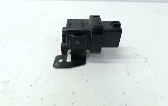 KIA Sportage Glow plug pre-heat relay 368332F005 368302F100