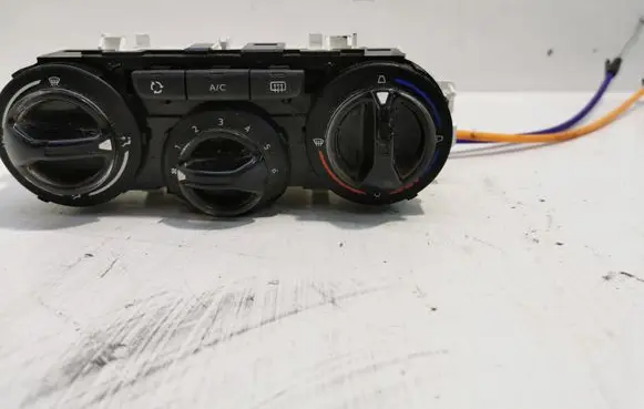 Peugeot 208 Climate control unit 96722483ZD