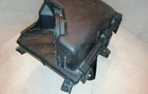 Volvo V70 Air filter box 8683291 13585
