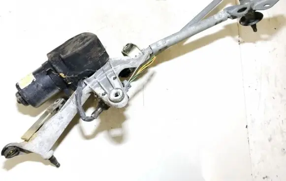 Renault Laguna I Front wiper linkage and motor