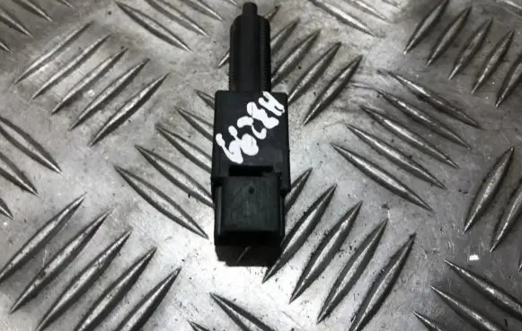 Nissan Primera Brake pedal sensor switch