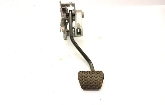 BMW 1 E81 E87 Brake pedal 42322403 67871110