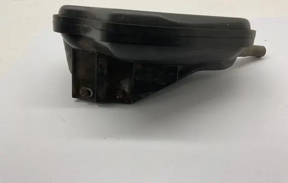 Vacuum air tank