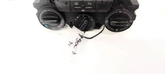 Skoda Octavia Mk2 (1Z) Climate control unit 1Z0820047K 5HB008864