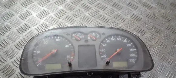 Volkswagen Golf IV Speedometer (instrument cluster) 1J0919860B