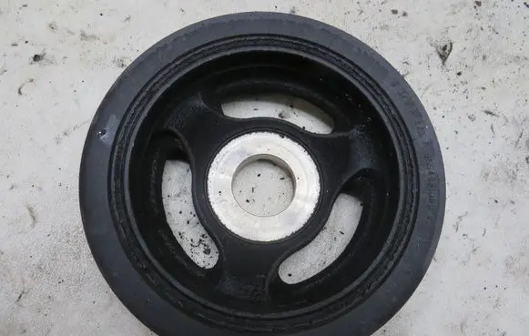 Peugeot 2008 I Crankshaft pulley GMAUTO4574097