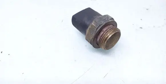 Volkswagen PASSAT B5 Coolant temperature sensor 321959481C