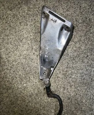 BMW 5 E34 Engine mounting bracket 1133362
