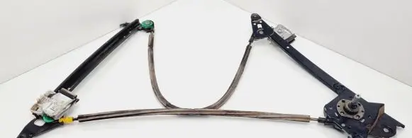 Rear door manual window regulator