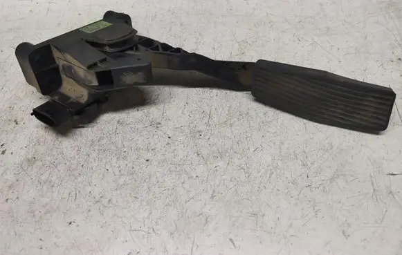 Opel Zafira A Accelerator throttle pedal 90581208 0281002298