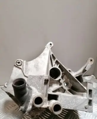Audi A4 S4 B5 8D Engine mounting bracket 028903143AF