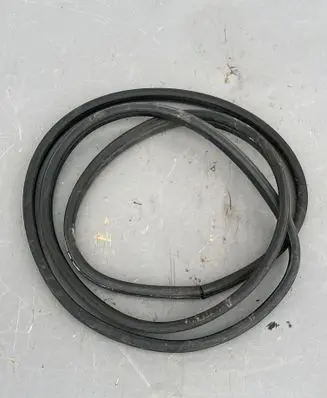 Opel Movano B Front door rubber seal 